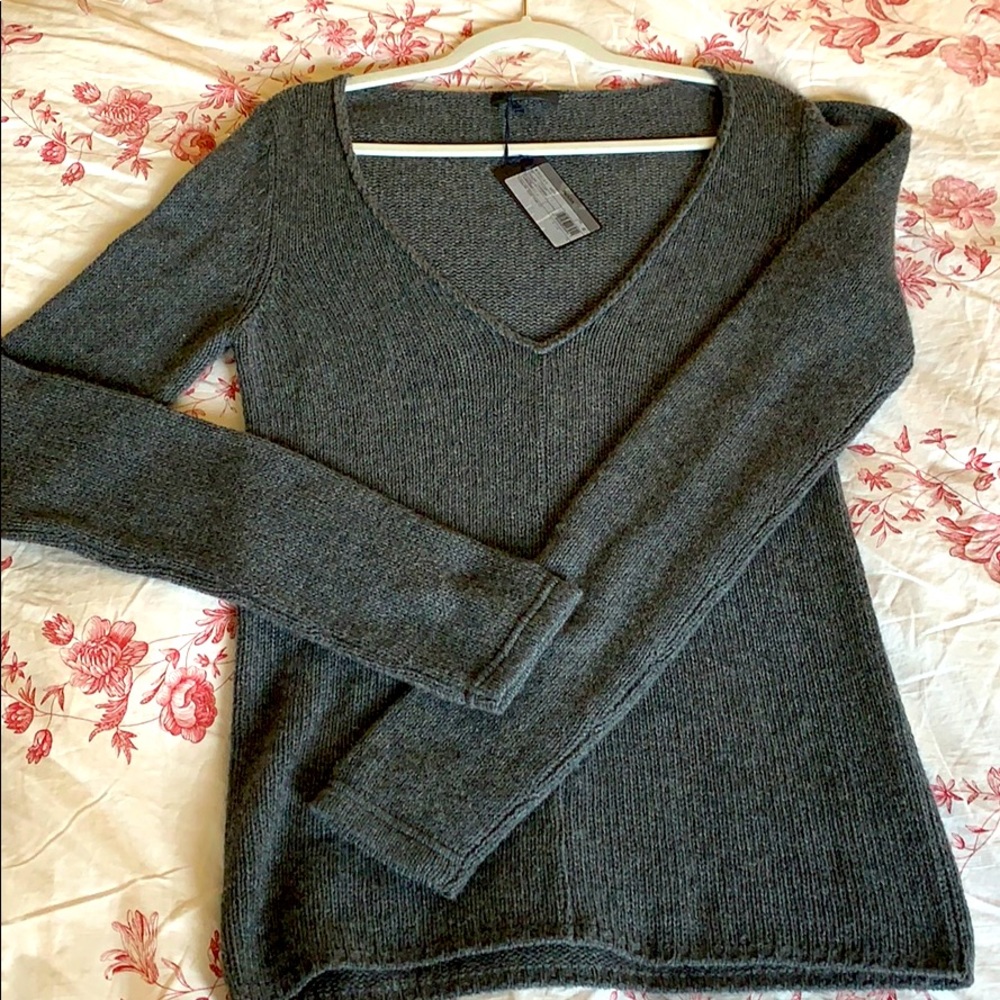 PRADA  |  100% CASHMERE  |  V-NECK LONG SLEEVE SWEATER